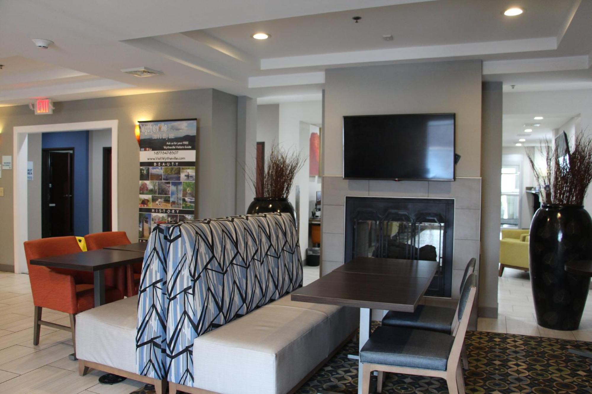 Holiday Inn Express & Suites Wytheville By Ihg Eksteriør bilde