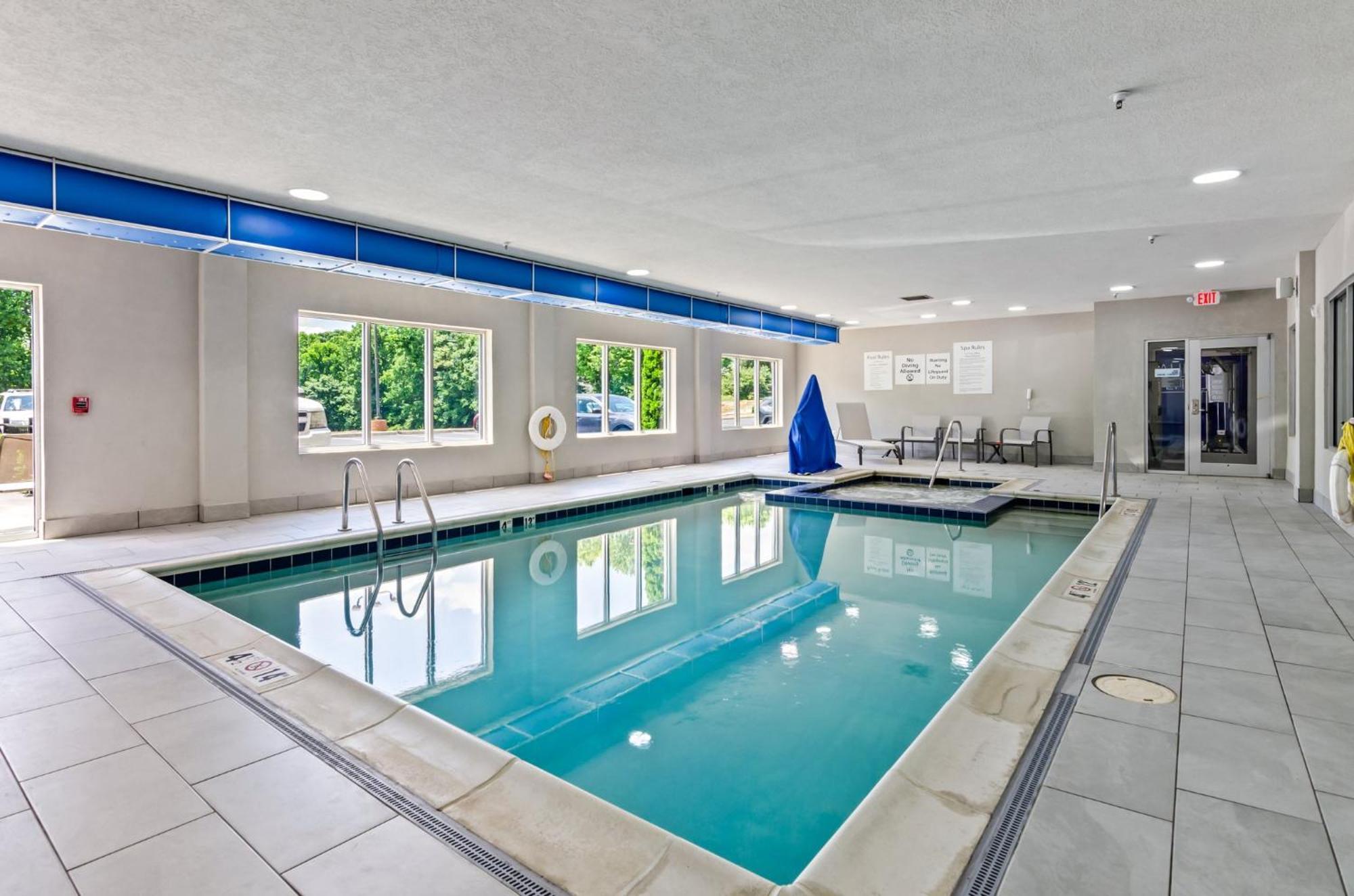 Holiday Inn Express & Suites Wytheville By Ihg Eksteriør bilde