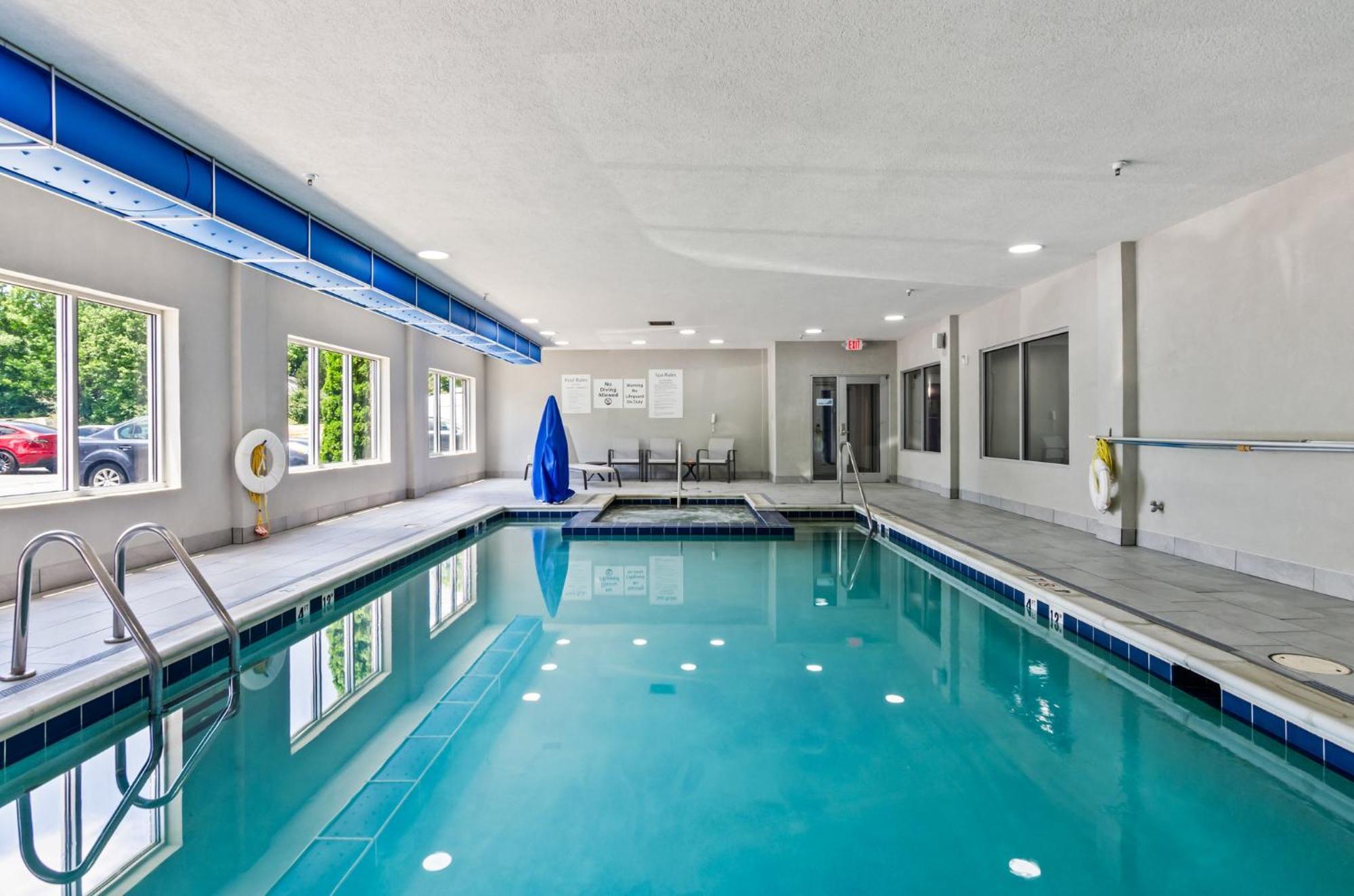 Holiday Inn Express & Suites Wytheville By Ihg Eksteriør bilde